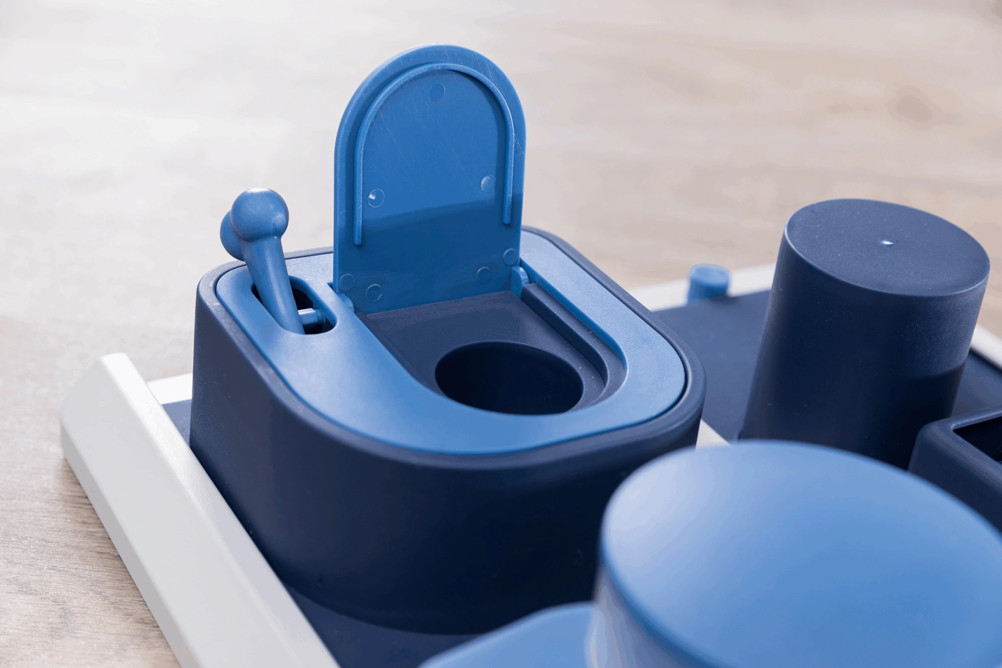 Trixie Jeu De Stratégie Pour Chien Poker Box 2 4 Trixie Jeu De Stratégie Pour Chien Poker Box 2 – Image 2